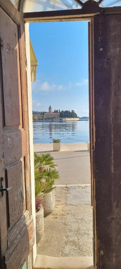 Apartman Kolura Vis Bagian luar foto