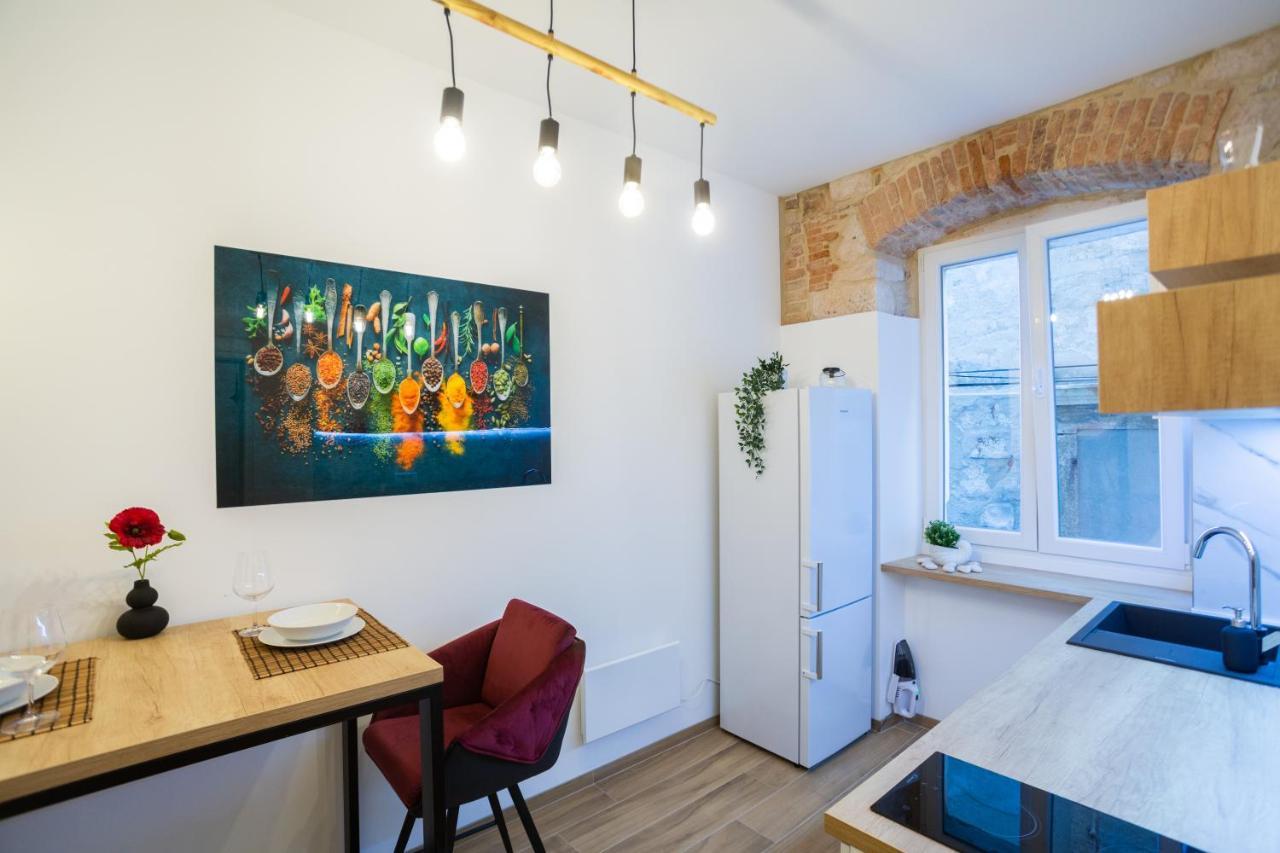 Apartman Kolura Vis Bagian luar foto