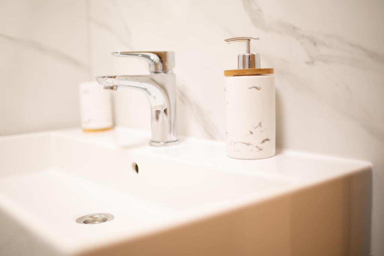 Apartman Kolura Vis Bagian luar foto